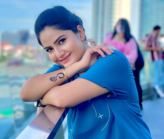 barsha siwakoti